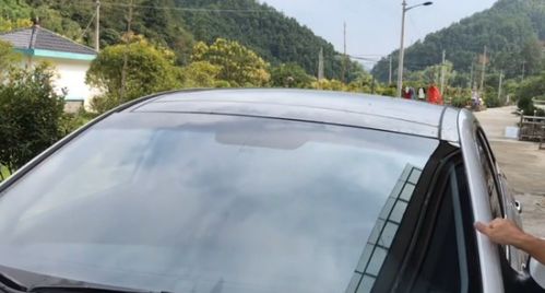 汽车玻璃有水痕擦不掉怎么办啊
