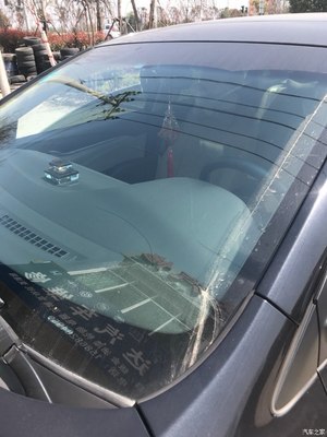 新英朗前挡风玻璃自然开裂 原因探究与应对指南