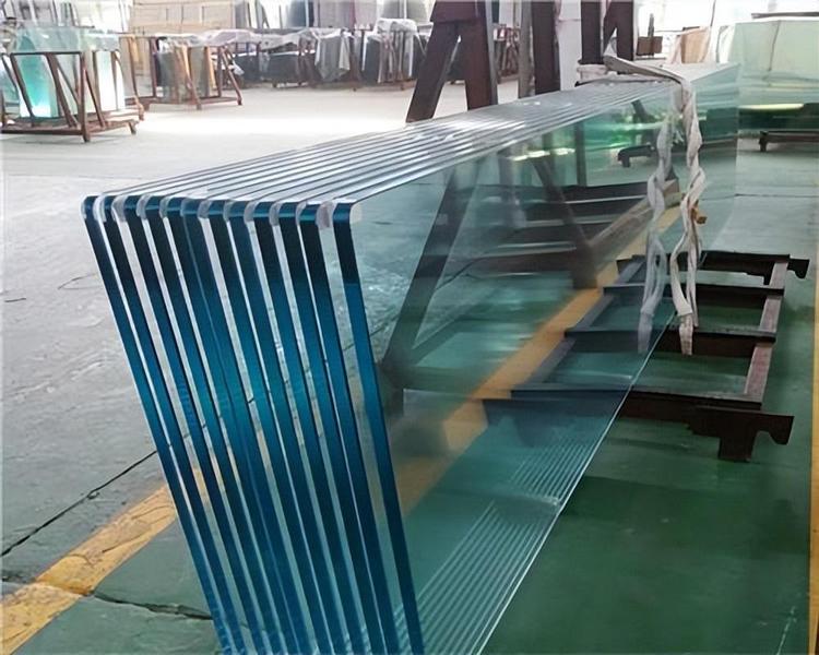 中国玻璃有多硬?挑战岩浆,1500℃根本无所畏惧,这就是中国制造
